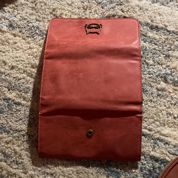 Mossimo Supply Co. Wallet with Bronze Cat Face on The Front - Picture 2 of 4